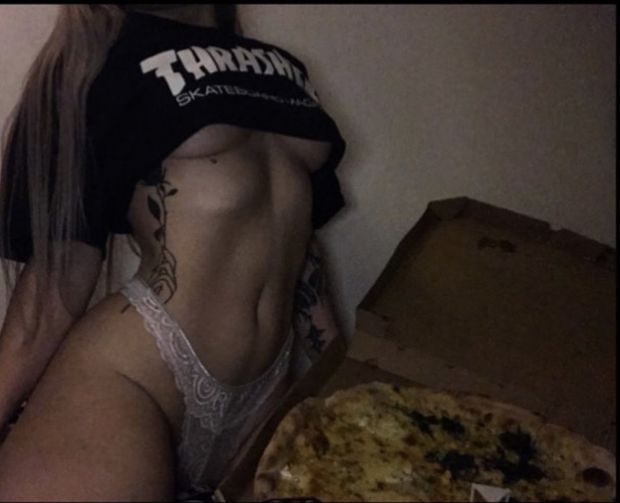 18yo teen underboob