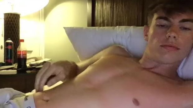 Gorgeous Naked Twink Rubs His Cock On Cam