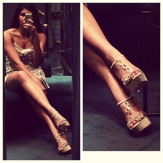 perfect pose, perfect legs, perfect feet