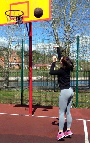 Hot babe - click on photo