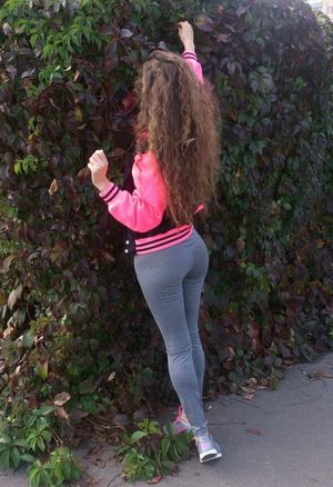 Hot babe - click on photo