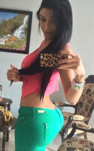 Sexy Lil Tranny Honey