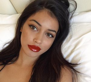 Cindy Kimberly Eyes And Lips Begging For Cum