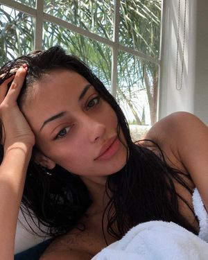 Cindy Kimberly Wet Like Her Hair