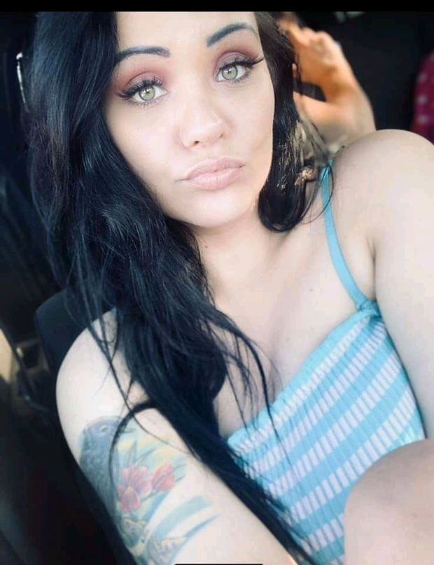 That face is begging for fuck