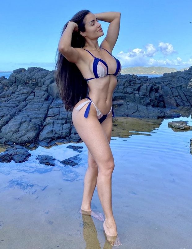 Brazilian Aryane Steinkopf #9