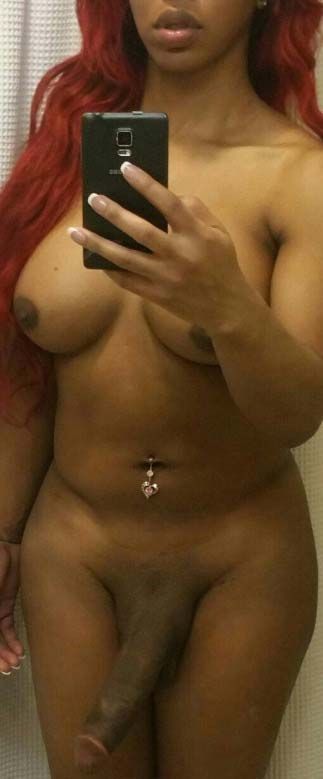 Tgirl black avec énorme teub 26 cm active et passive t'attend sur Vincennes 94300 pour plan cul