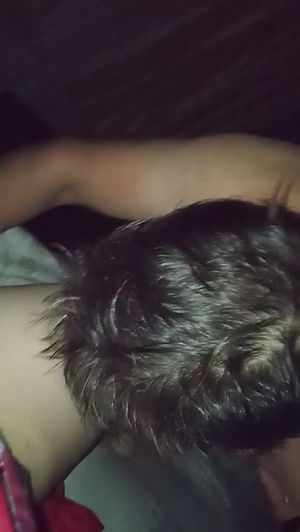 Лёша пиздолиз работает языком