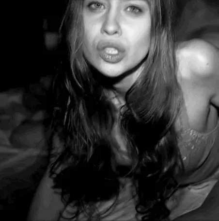 fiona lips attitude