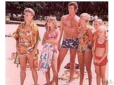 "OMG-even Cindy can't get our fruit dad hard"