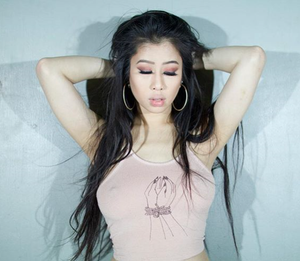 unbelievably cute curvy asian girI