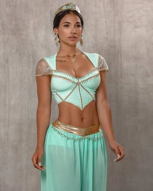 Andrea Cooper as princess Jasmine
