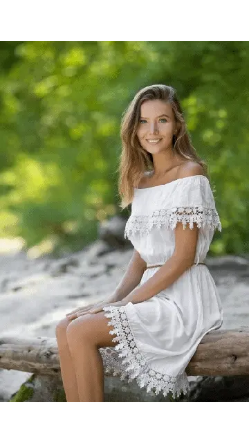 blonde beach bunny