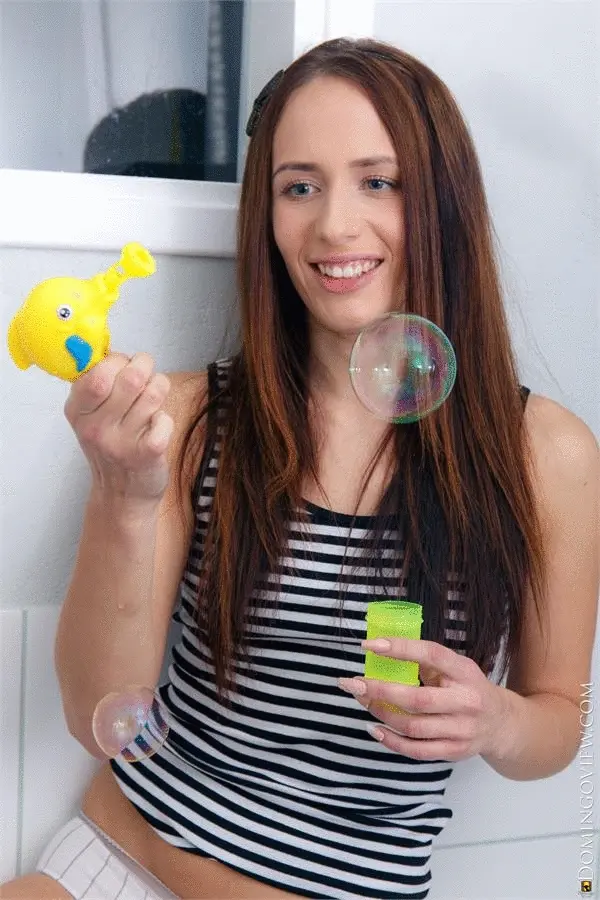 Adriana plays with bubbles on Domingoview