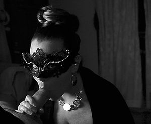Blowjob at the masked ball