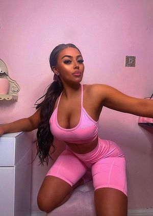 Bimbo I’m her sports bra