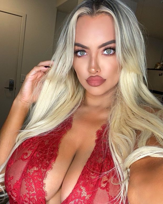 Pretty Blonde!