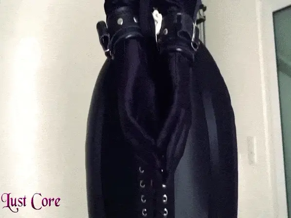Arm binding of a blonde slave