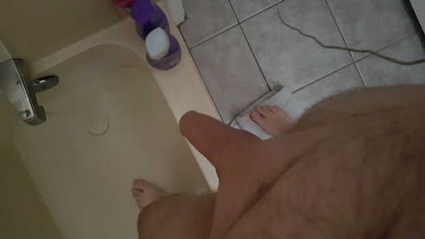 8 inch cock about to get stroked and washed ????
