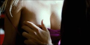 Sobando sus tetas perfectas por primera vez