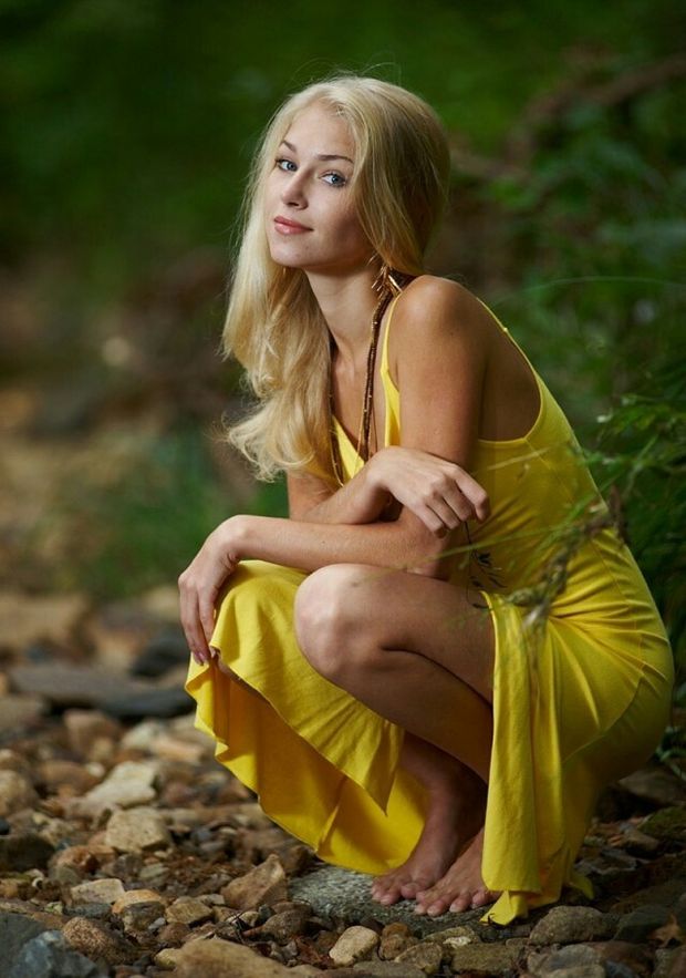 Dress blonde
