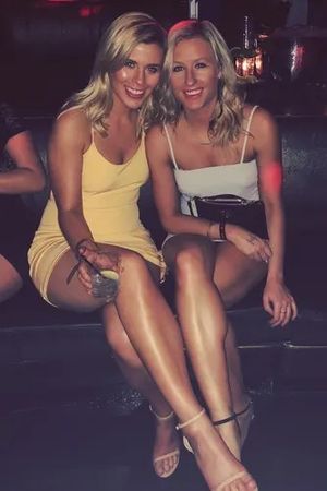 Sexy girfriends out & about!