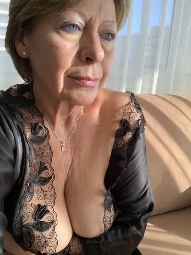 Big tities granny