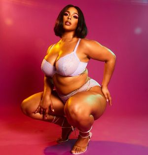 Tabria Majors rockin' SavageXFenty