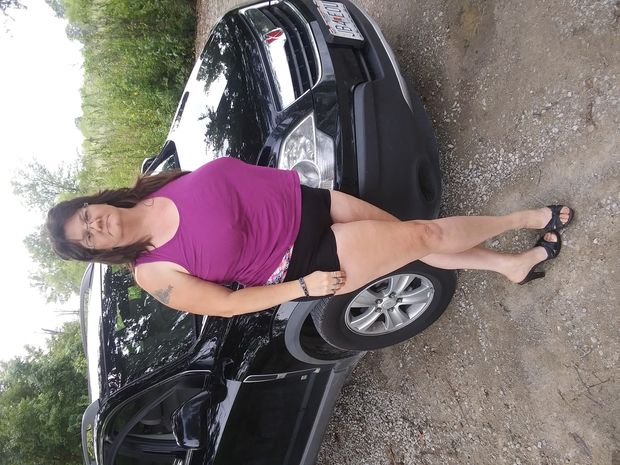 Sexy curvy milf with hot legs and great tits