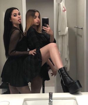 HotLesbianGirl1 Picture