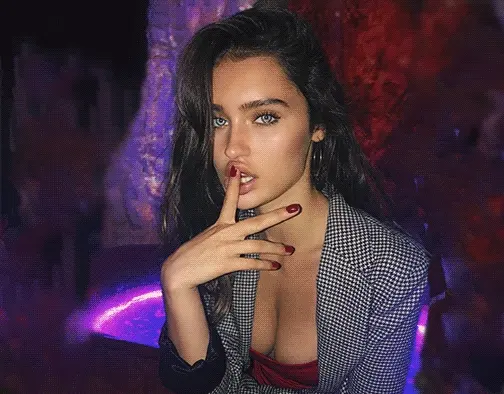 she knows how to use her sweet tongue