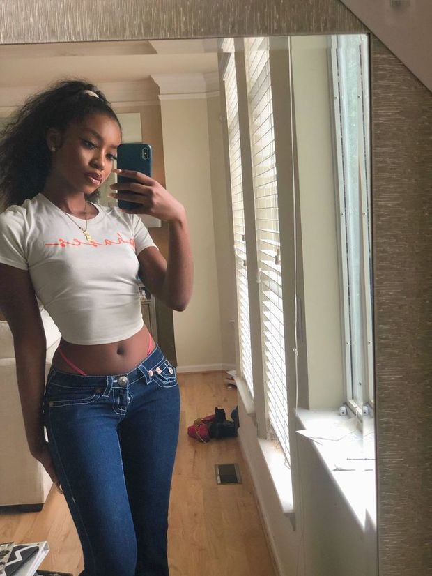 Sexy ebony mirror pic