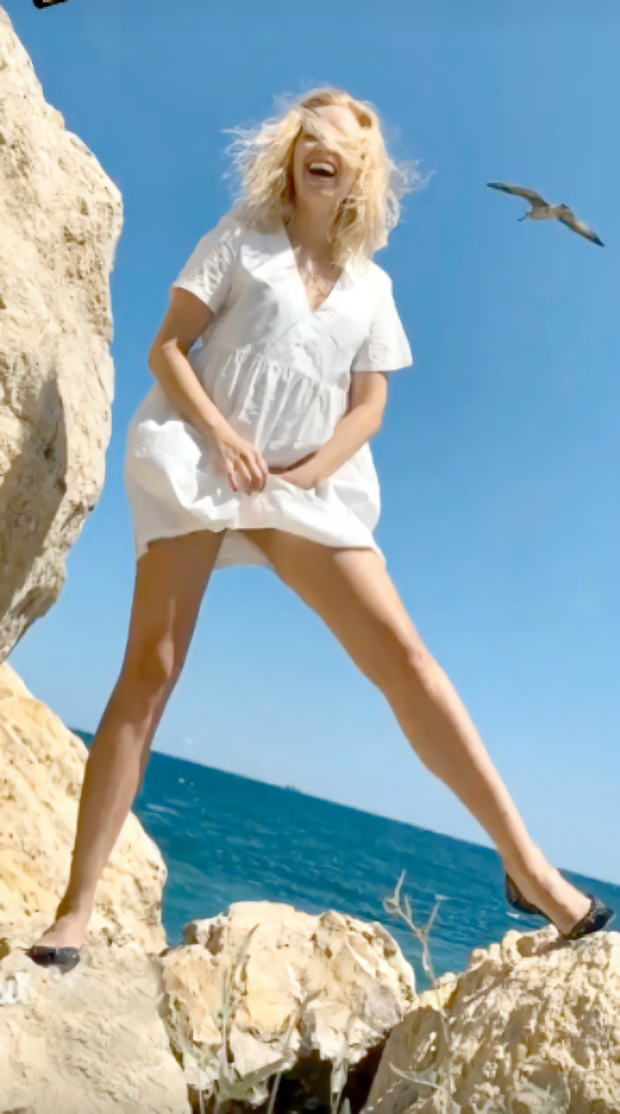 perfect babe with beautiful body & legs very sexy posing on nature