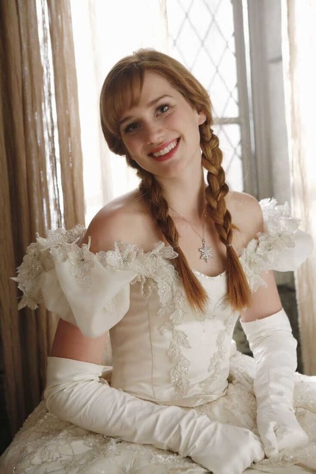 Elizabeth Lail....*sighs