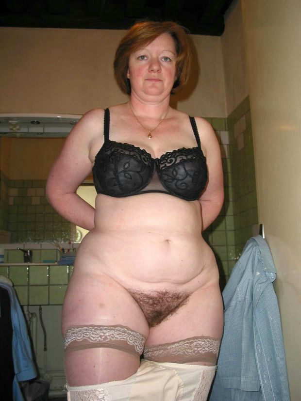 mom doesn't shave her pussy