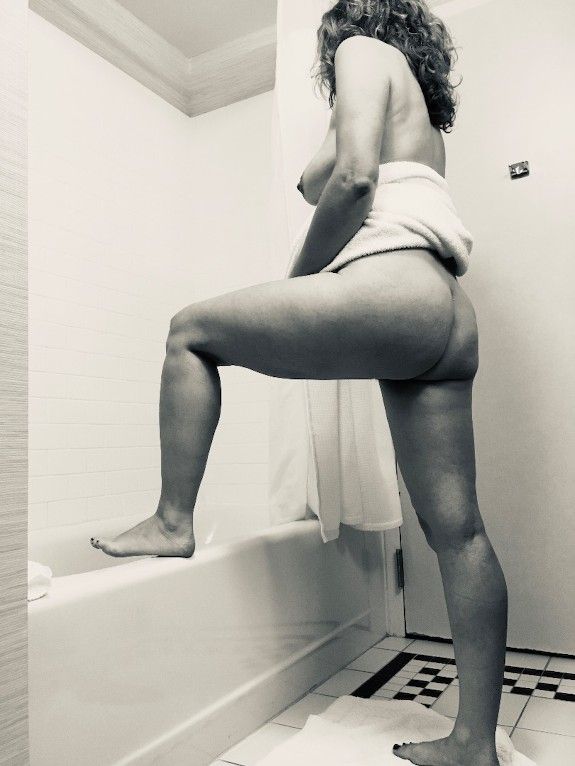 Amateur MILF