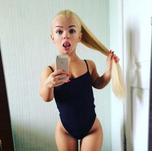 Sexy fitness dwarf