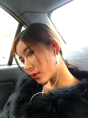 Model Abby Li - Chinese