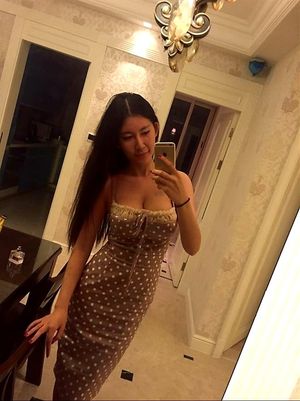 Model Abby Li - Chinese