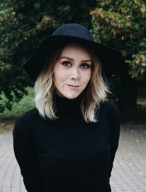 I had to cheer up my mother!/Origin