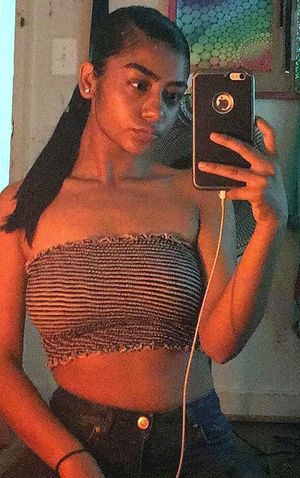 nice rack on petite desi