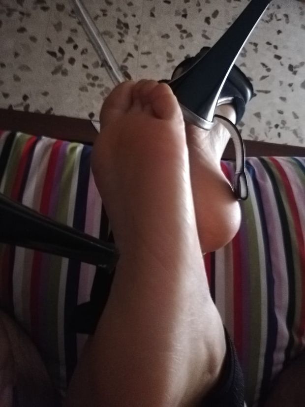sexy amateur feet