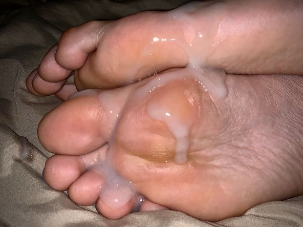 feet cum