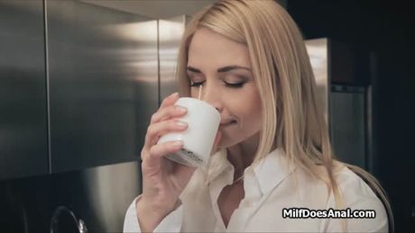 Cheating wife meets lover for anal in a hotel