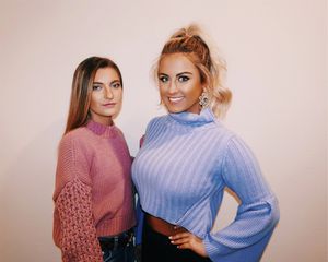 Her friends not self conscious