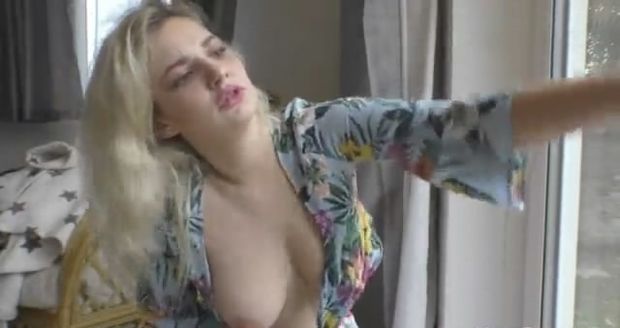 Downblouse amateur