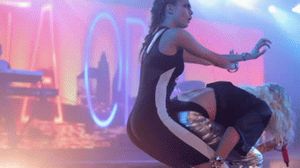 Cara Delevingne grinding that booty