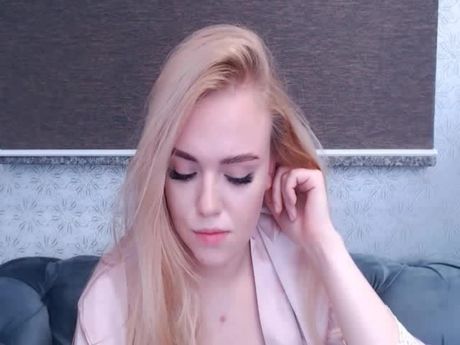 Blonde Babe Sex Kitten All Fired Up Webcam Show