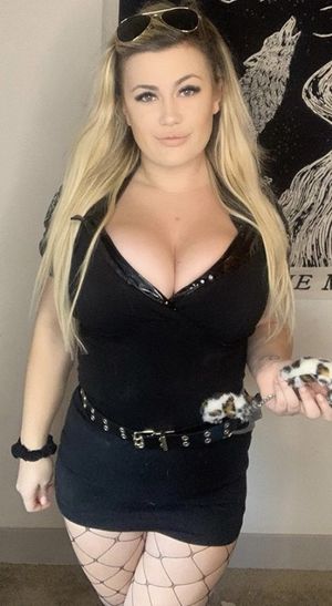 Handcuff me and punish my pussy Daddy!