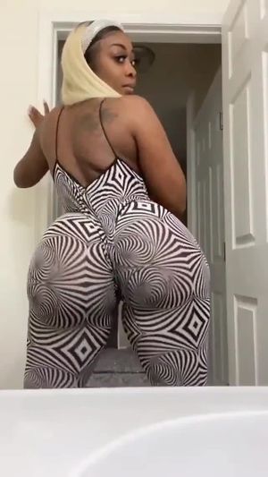 Twerking to "Big Ole Freak"